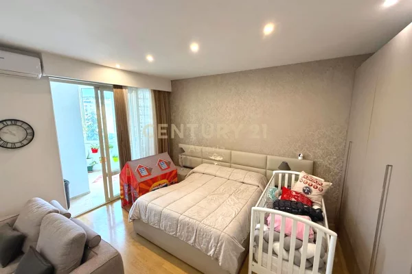 Appartamento in vendita a Tirana 2+1, Arredato