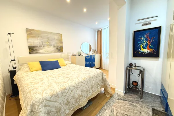 Appartamento in vendita a Tirana 2+1, Arredato