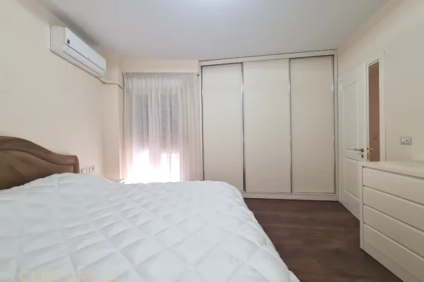 Shtepi me qera Apartament ne Tirane, 1+1, Mobilimi E mobiluar, Pagesa 1,000  Euro.