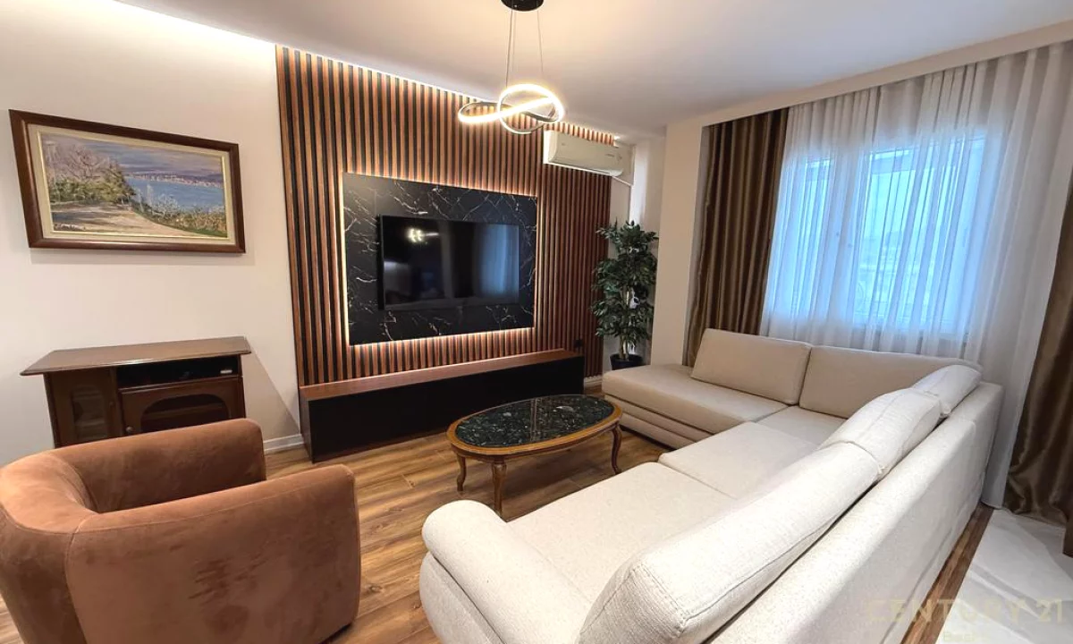 Shtepi me qera Apartament ne Tirane, 2+1, Mobilimi E mobiluar, Pagesa 1,050  Euro.