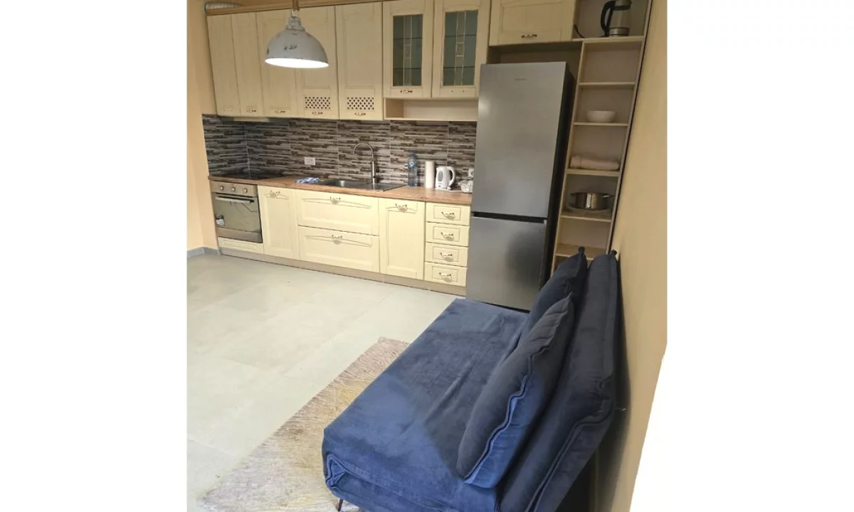 Shtepi me qera Apartament ne Tirane, 2+1, Mobilimi E mobiluar, Pagesa 700  Euro.