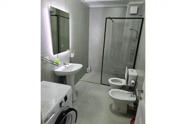 Shtepi me qera Apartament ne Tirane, 2+1, Mobilimi E mobiluar, Pagesa 700  Euro.