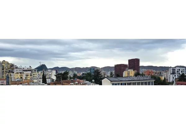 Shtepi me qera Apartament ne Tirane, 2+1, Mobilimi E mobiluar, Pagesa 700  Euro.