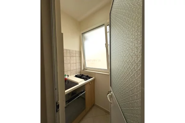 Appartamento in vendita a Tirana 1+1, Arredato