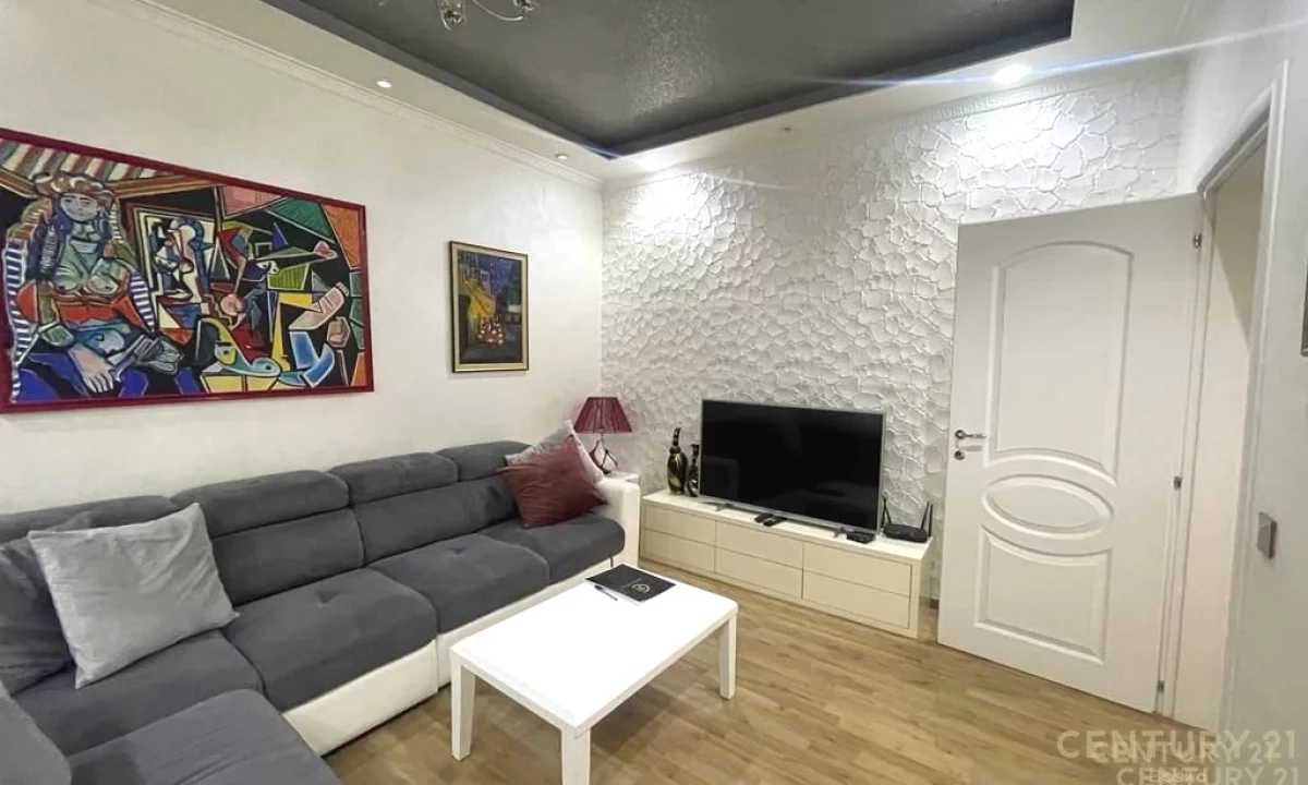 Shtepi me qera Apartament ne Tirane, 2+1, Mobilimi E mobiluar, Pagesa 600  Euro.