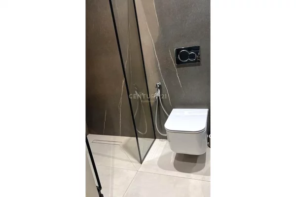 Appartamento in vendita a Tirana 2+1, Arredato