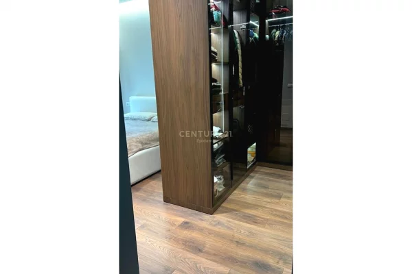 Appartamento in vendita a Tirana 2+1, Arredato