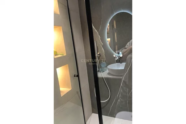 Appartamento in vendita a Tirana 2+1, Arredato