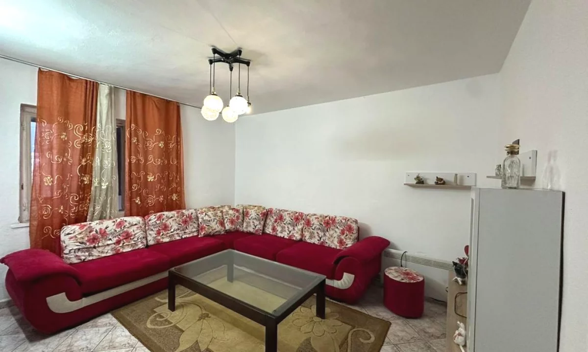 Shtepi me qera Apartament ne Tirane, 1+1, Mobilimi E mobiluar, Pagesa 35,000  Leke.