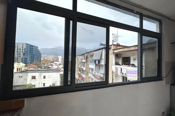 Shtepi me qera Apartament ne Tirane, 1+1, Mobilimi E mobiluar, Pagesa 35,000  Leke.