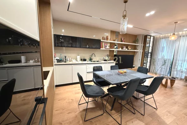 Appartamento in vendita a Tirana 2+1, Arredato