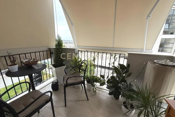 Appartamento in vendita a Tirana 2+1, Arredato