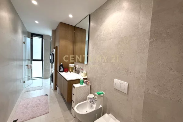 Appartamento in vendita a Tirana 2+1, Arredato