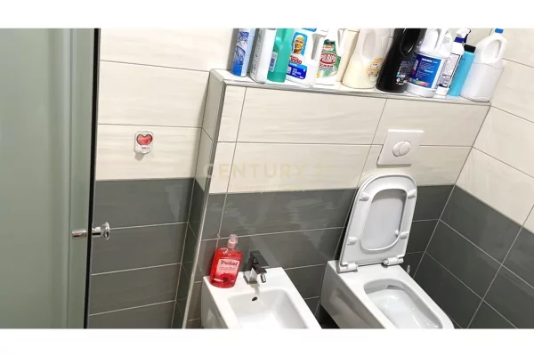 Appartamento in vendita a Tirana 2+1, Arredato