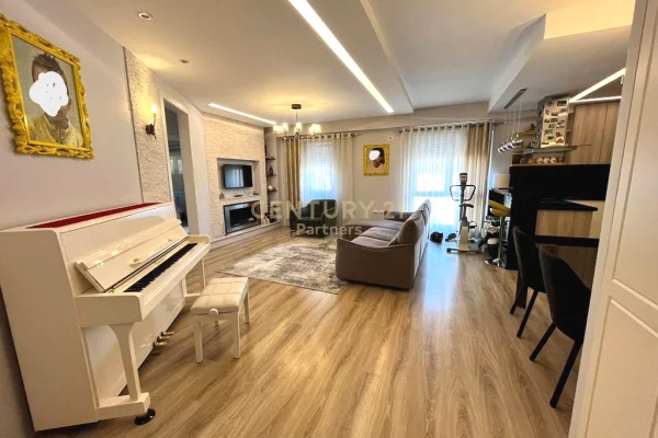 Shtepi me qera 3+1 ne Tirane - 1,200 Euro