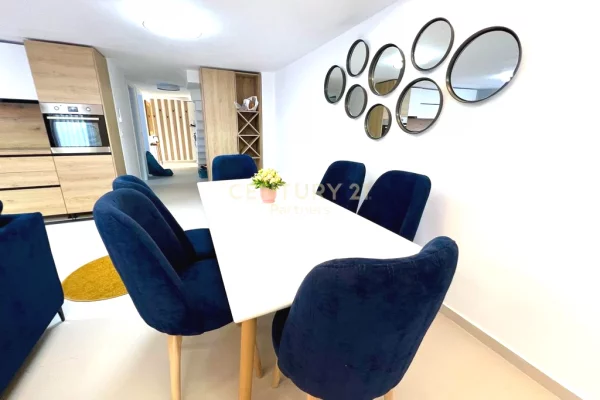 Shtepi me qera Duplex(shtepi me 2 kate) ne Tirane, 3+1, Mobilimi E mobiluar, Pagesa 1,400  Euro.