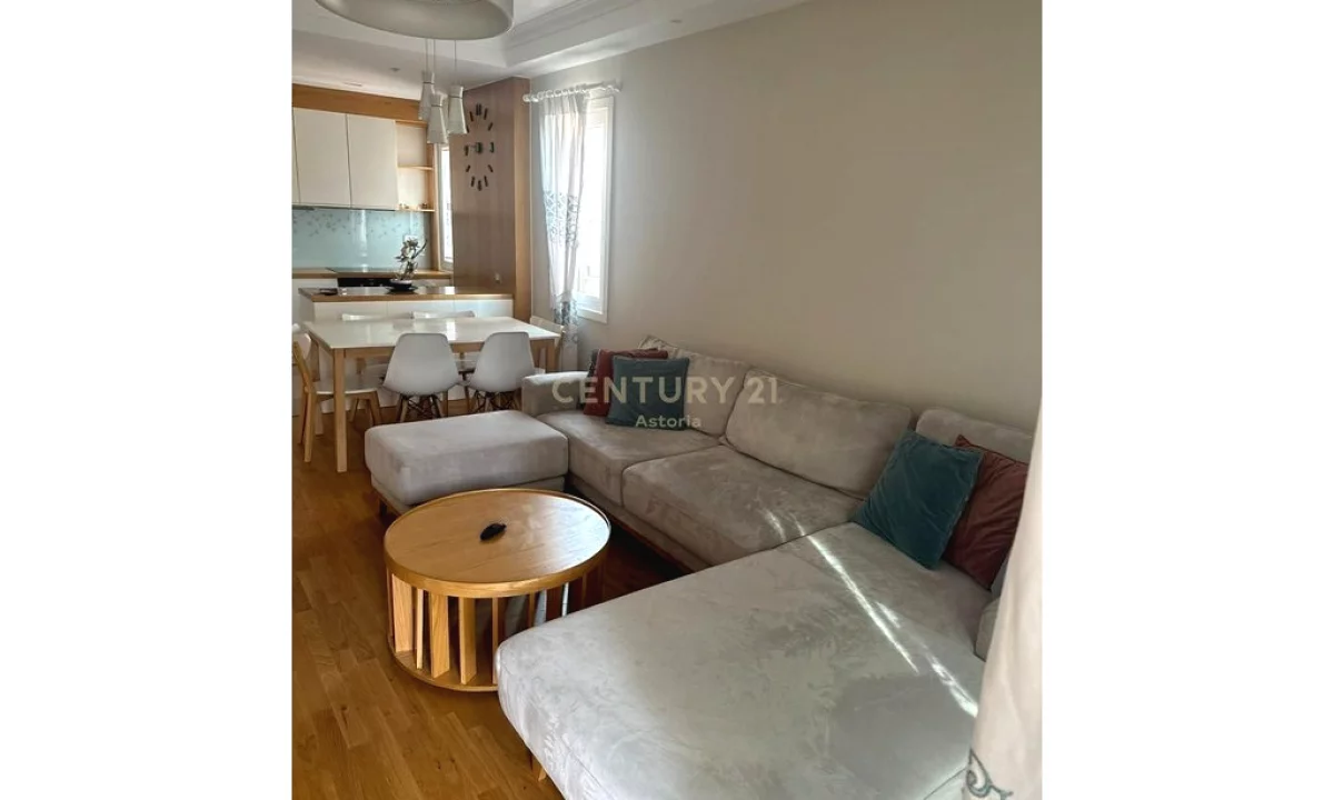 Shtepi me qera Apartament ne Tirane, 3+1, Mobilimi E mobiluar, Pagesa 1,500  Euro.