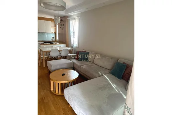 Shtepi me qera 3+1 ne Tirane - 1,500 Euro