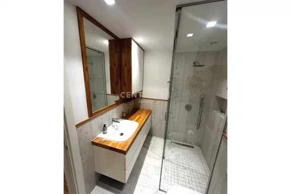 Shtepi me qera Apartament ne Tirane, 3+1, Mobilimi E mobiluar, Pagesa 1,500  Euro.