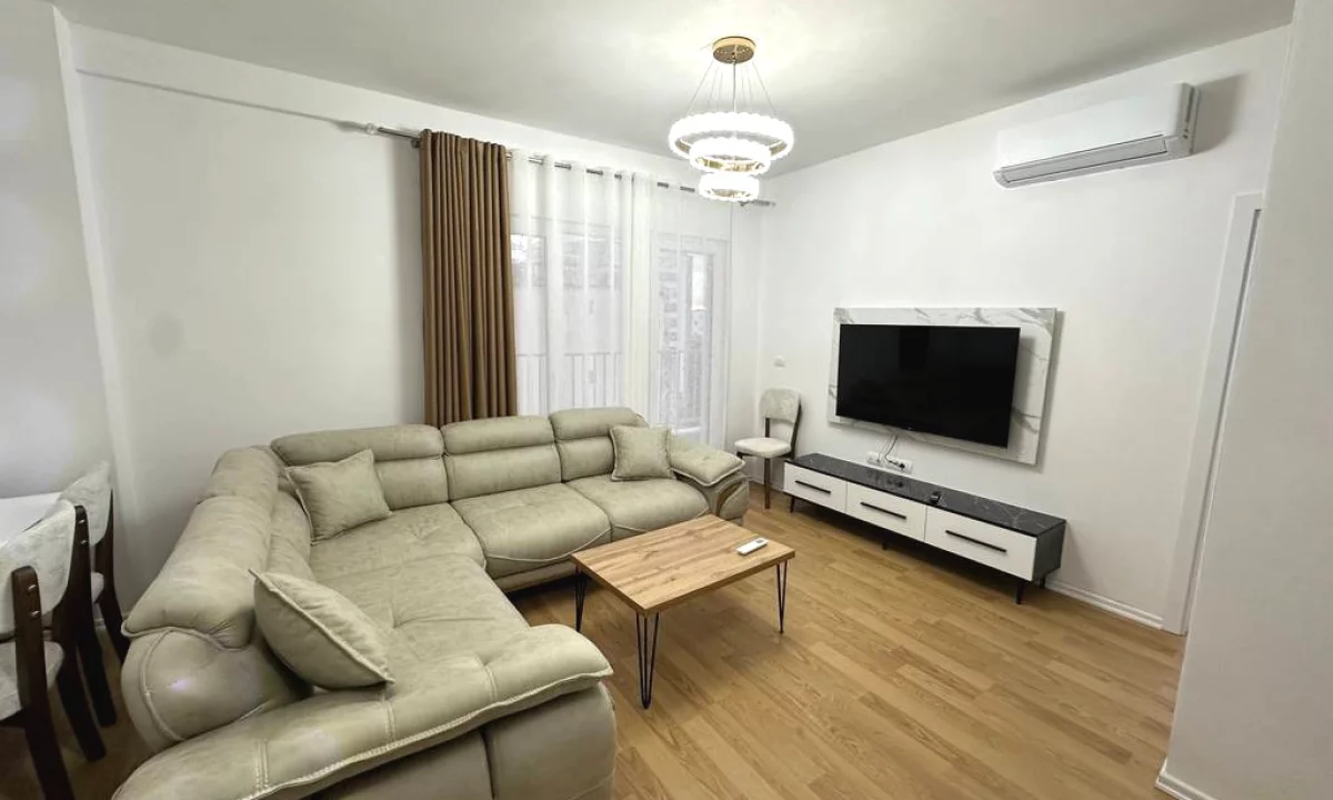 Shtepi me qera Apartament ne Tirane, 1+1, Mobilimi E mobiluar, Pagesa 700  Euro.