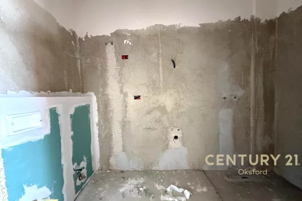 Appartamento in vendita a Tirana 2+1, Vuoto