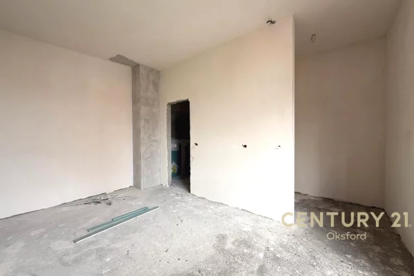 Appartamento in vendita a Tirana 2+1, Vuoto