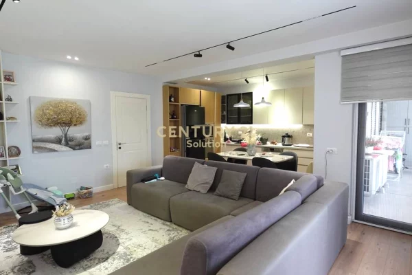 Appartamento in vendita a Tirana 3+1, Arredato