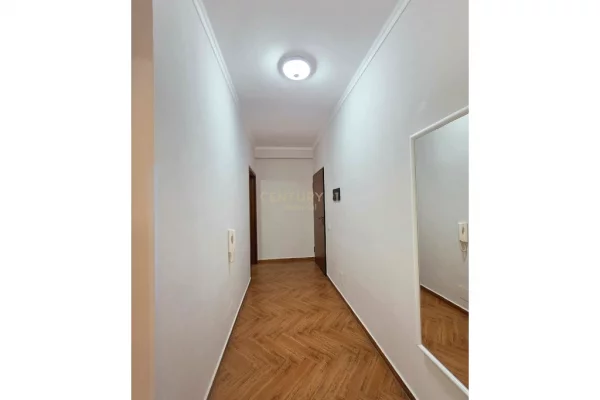 Shtepi me qera Apartament ne Tirane, 1+1, Mobilimi E mobiluar, Pagesa 450  Euro.