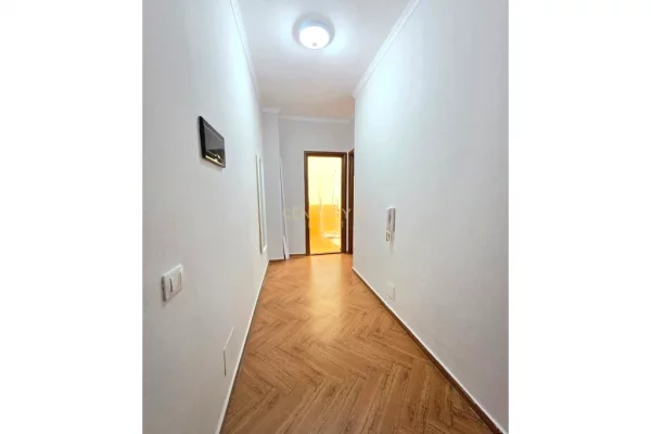 Shtepi me qera Apartament ne Tirane, 1+1, Mobilimi E mobiluar, Pagesa 450  Euro.