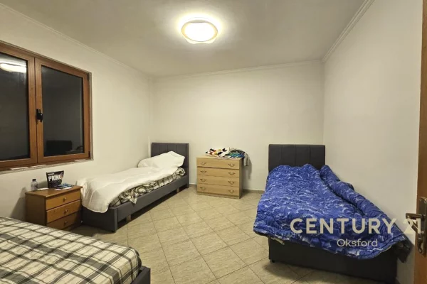 Appartamento in vendita a Tirana 2+1, SemiArredato