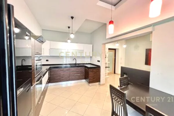 Shtepi me qera Apartament ne Tirane, 2+1, Mobilimi E mobiluar, Pagesa 800  Euro.