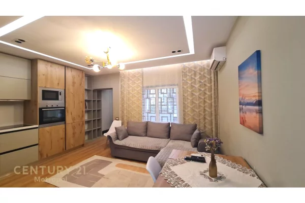 Appartamento in vendita a Tirana 1+1, Arredato