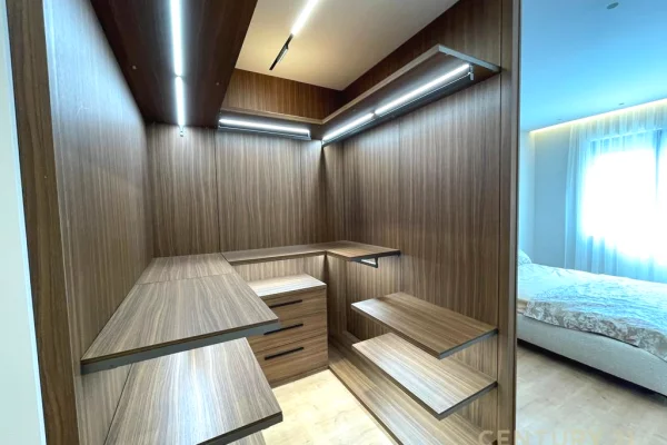 Appartamento in vendita a Tirana 2+1, Arredato