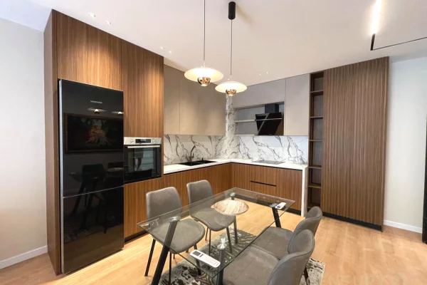 Appartamento in vendita a Tirana 2+1, Arredato