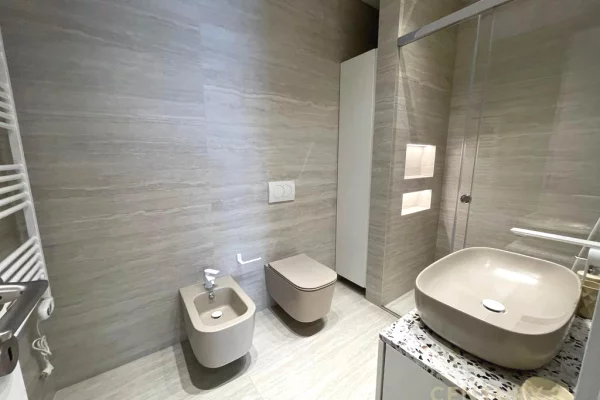 Appartamento in vendita a Tirana 2+1, Arredato