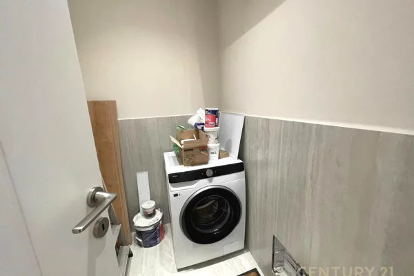 Appartamento in vendita a Tirana 2+1, Arredato