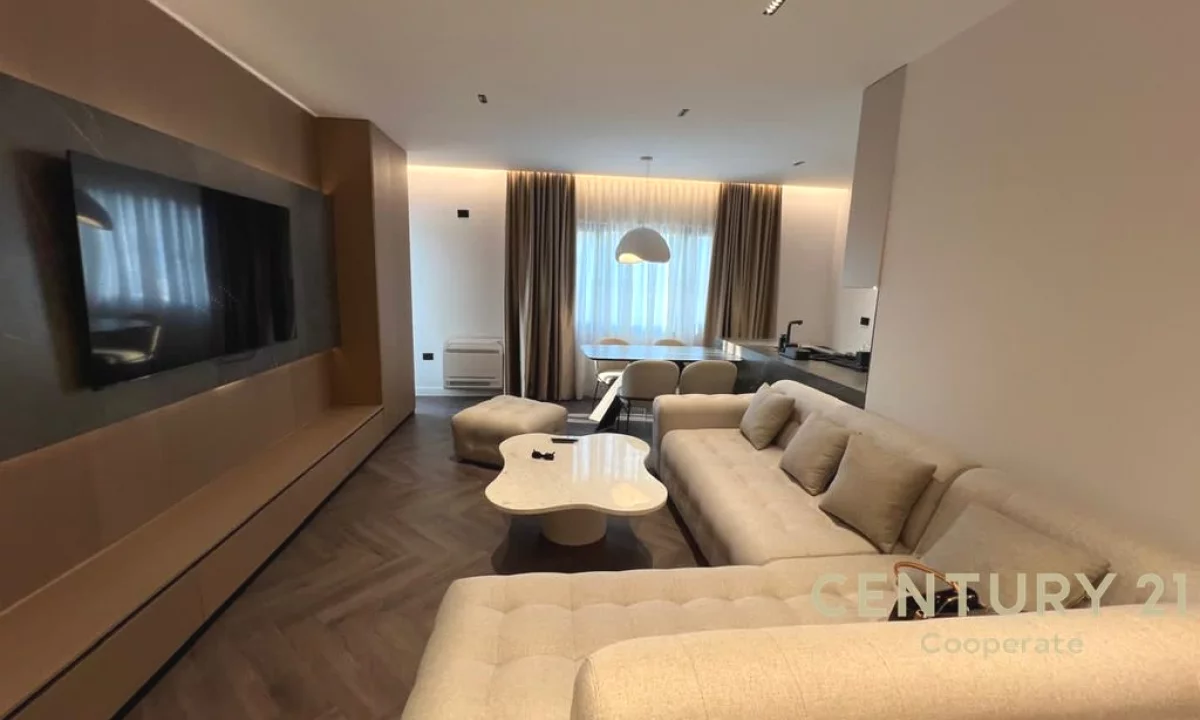 Appartamento in vendita a Tirana 2+1, Arredato