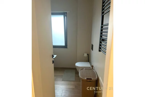 Appartamento in vendita a Tirana 2+1, Arredato