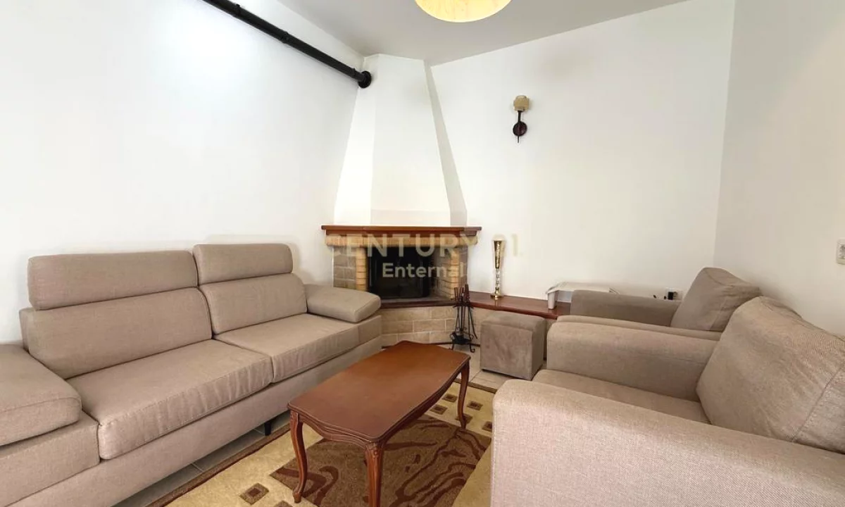 Shtepi me qera Vila Luksoze ne Tirane, 4+1, Mobilimi E mobiluar, Pagesa 1,000  Euro.