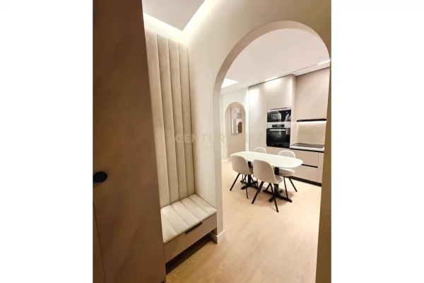 Shtepi me qera Apartament ne Tirane, 3+1, Mobilimi E mobiluar, Pagesa 1,800  Euro.