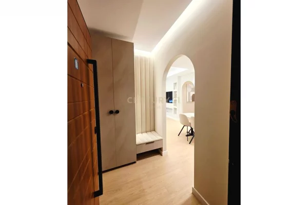 Shtepi me qera Apartament ne Tirane, 3+1, Mobilimi E mobiluar, Pagesa 1,800  Euro.