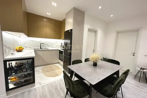 Shtepi me qera Apartament ne Tirane, 2+1, Mobilimi E mobiluar, Pagesa 850  Euro.