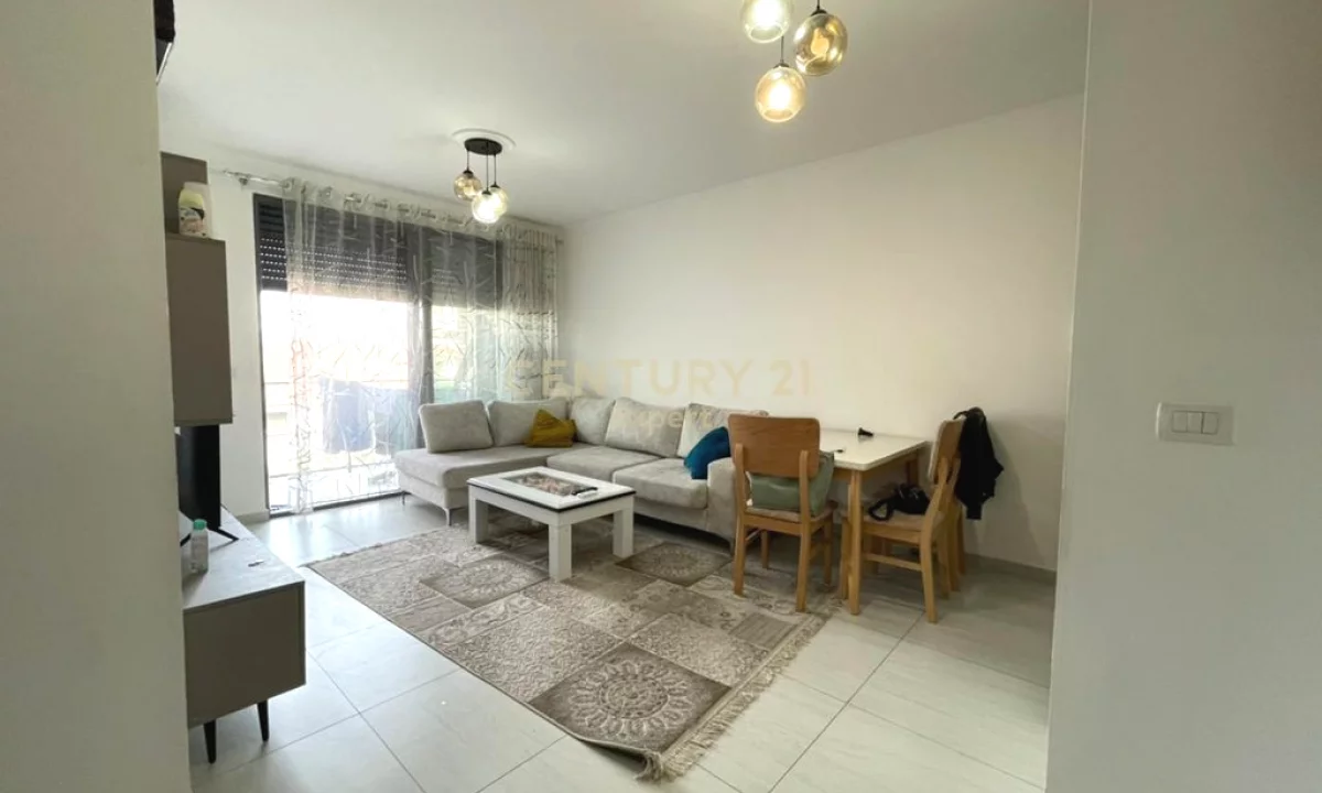 Shtepi me qera Apartament ne Tirane, 2+1, Mobilimi E mobiluar, Pagesa 700  Euro.