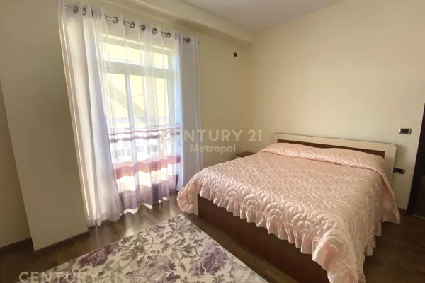 Shtepi me qera Apartament ne Tirane, 2+1, Mobilimi E mobiluar, Pagesa 700  Euro.