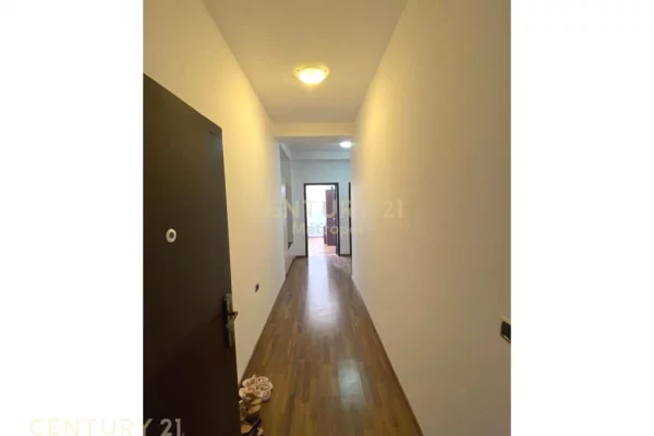 Shtepi me qera Apartament ne Tirane, 2+1, Mobilimi E mobiluar, Pagesa 700  Euro.