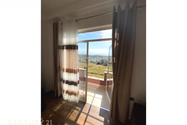 Shtepi me qera Apartament ne Tirane, 2+1, Mobilimi E mobiluar, Pagesa 700  Euro.