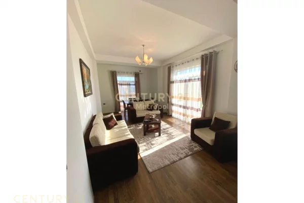 Shtepi me qera Apartament ne Tirane, 2+1, Mobilimi E mobiluar, Pagesa 700  Euro.