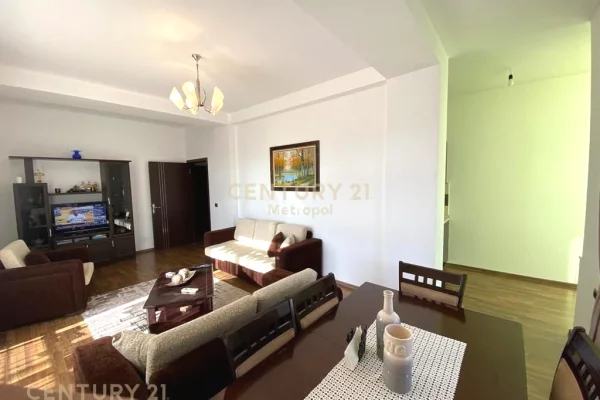 Shtepi me qera Apartament ne Tirane, 2+1, Mobilimi E mobiluar, Pagesa 700  Euro.