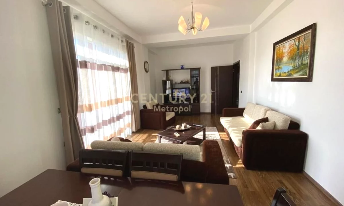 Shtepi me qera Apartament ne Tirane, 2+1, Mobilimi E mobiluar, Pagesa 700  Euro.
