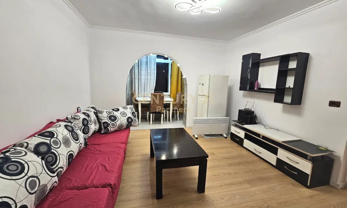Shtepi me qera Apartament ne Tirane, 2+1, Mobilimi E mobiluar, Pagesa 500  Euro.